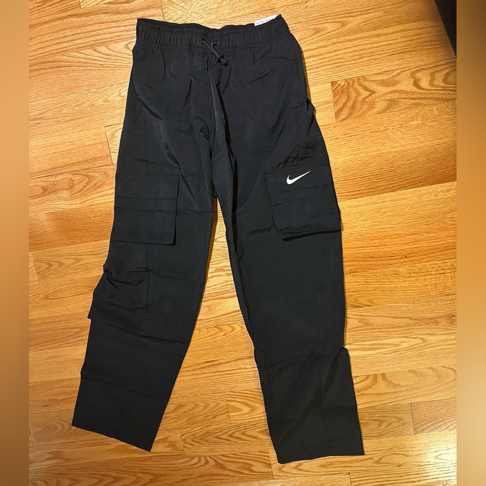 Nike Women’s Cargo Pants, size XS